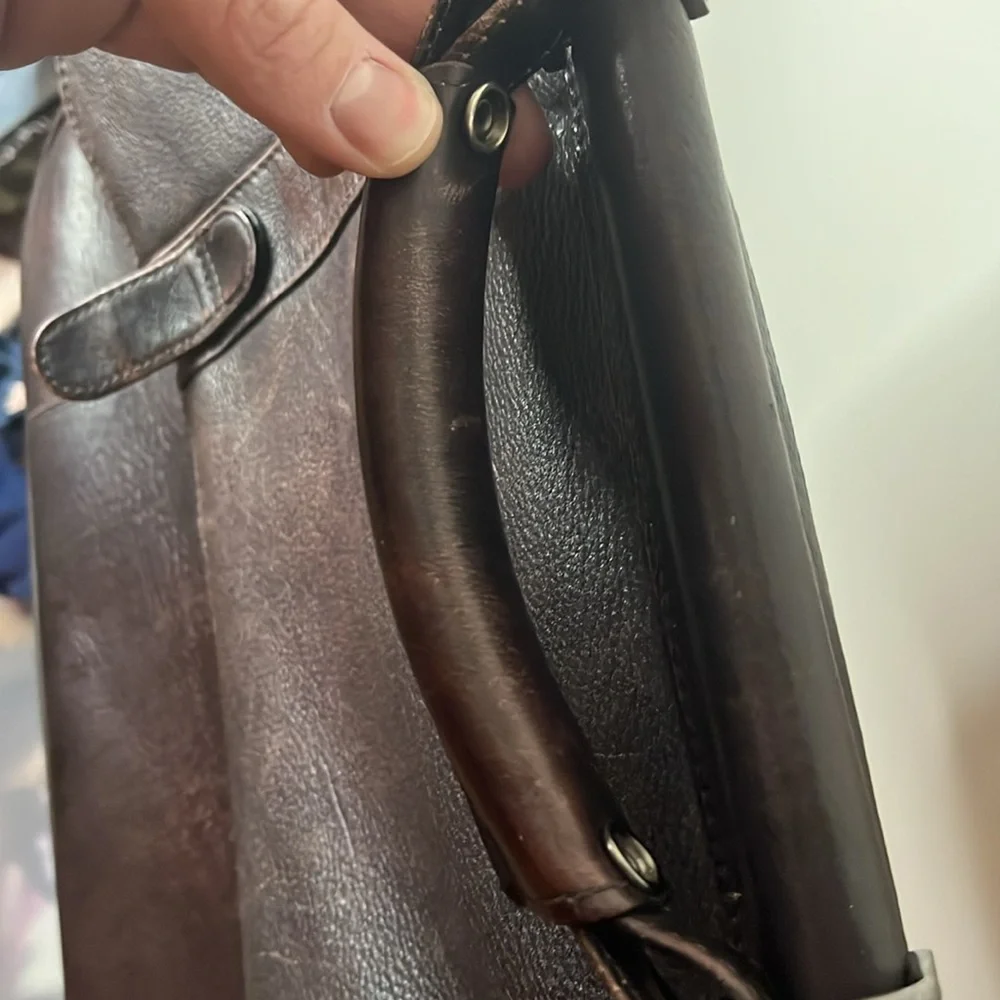 Leather Solo Message 15 inches Laptop storage